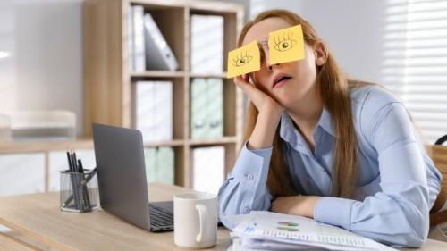 Исследователи выяснили, как вернуть мозгу работоспособность после недосыпа.

