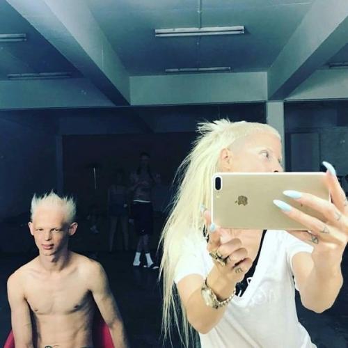 Приемный сын солистки Die Аntwoord - токки фиссер. 02