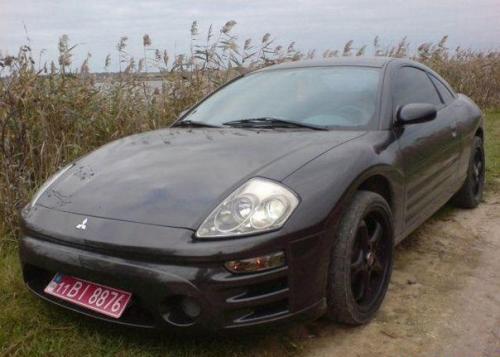 Сказочное перевоплощение.

Одессит Александр, из своей Mitsubishi Eclipse (2003 года) сделал Lamborghini Reventon.  
