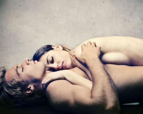 11 причин спать голышом. 11 причин спать голышом.