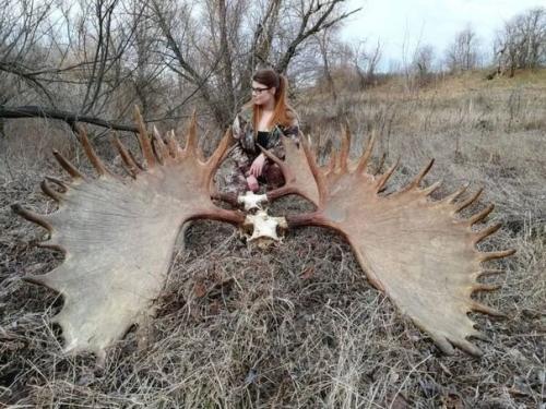 Александра из Серпухова в свои 23 года любит охотиться на медведей и других крупных животных. 05