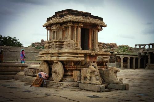 Хампи - еще 20 лет назад затерянное в джунглях поселение, известное только узкому кругу индийских историков. 02 Хампи - еще 20 лет назад затерянное в джунглях поселение, известное только узкому кругу индийских историков. 02
