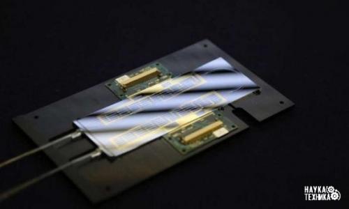 Первый универсальный фотонный чип создан.

