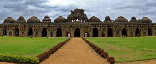 Хампи - еще 20 лет назад затерянное в джунглях поселение, известное только узкому кругу индийских историков. 01 Хампи - еще 20 лет назад затерянное в джунглях поселение, известное только узкому кругу индийских историков. 01