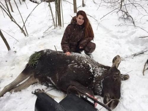 Александра из Серпухова в свои 23 года любит охотиться на медведей и других крупных животных. 04