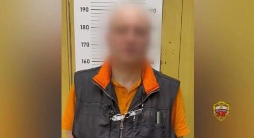 В Москве задержали неадеквата, толкнувшего ребенка в спину в метро. 01