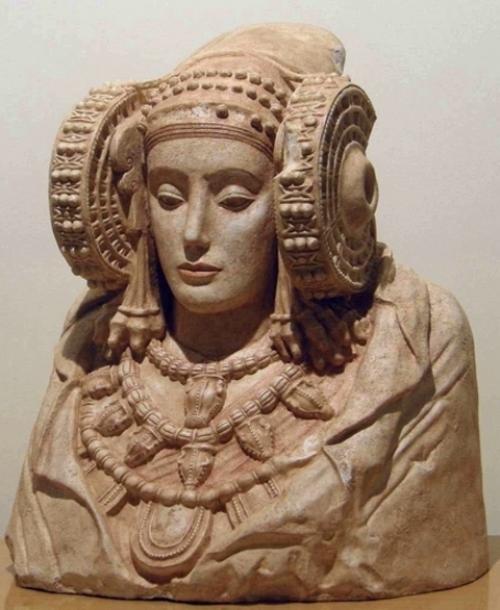 Загадочная каменная скульптура из эльче. 01