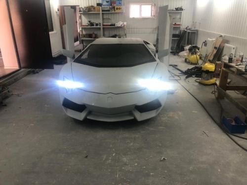 Такие люди должны работать на заводе где выпускают русские авто! 04