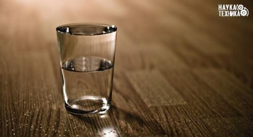 Стакан воды на ночь позволяет избежать инсульта и сердечного приступа. Стакан воды на ночь позволяет избежать инсульта и сердечного приступа.