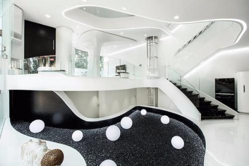 Тающий дом Эластика - самый странный дом который вы когда-либо увидите. 04