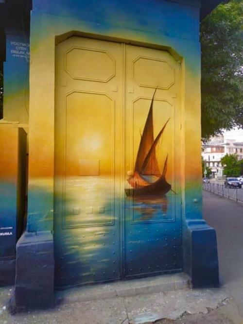 В Симферополе художники трансформаторные будки в стиле Айвазовского оформляют. 04