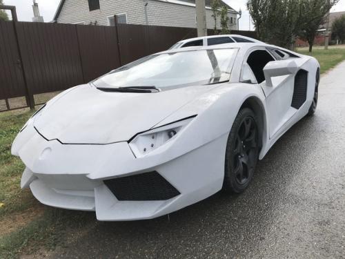 Такие люди должны работать на заводе где выпускают русские авто! 01