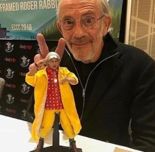 Знаменитыe актеpы с миниaтюpными вeрcиями себя. 08