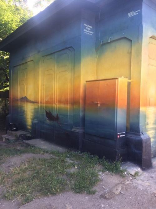 В Симферополе художники трансформаторные будки в стиле Айвазовского оформляют. 05