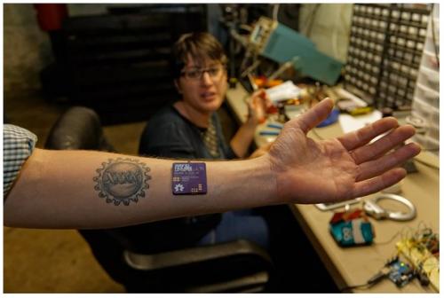 Биохакинг позволит вам подключить тело к чему угодно.