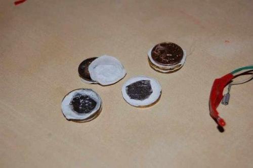 Как сделать батарейку из монет? 04 Как сделать батарейку из монет? 04