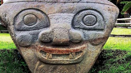 Загадочные статуи долины сан - Агустин. 08