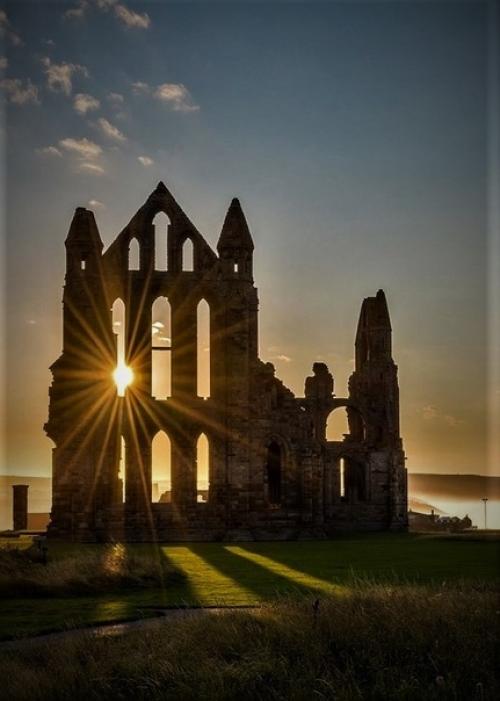 Аббатство уитби - одно из самых страшных мест в Великобритании. 07