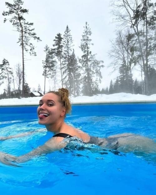 Вот так асмус встречала 2024 год. 01