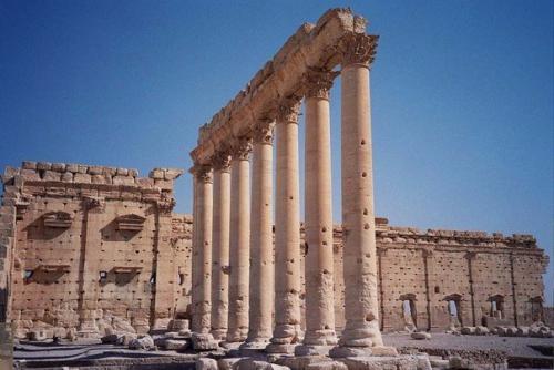 В Китае на гигантском 3D-принтере распечатают точную копию одной из арок разрушенного боевиками иг храма Бэл.