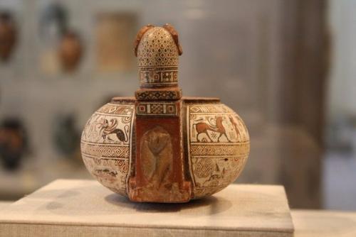 Архаичная восточно - греческая терракотовая ваза, 525-500 года до н. э. 02