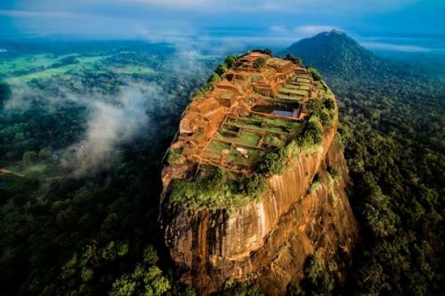 Легенда о Львиной Скале. 01 Легенда о Львиной Скале. 01