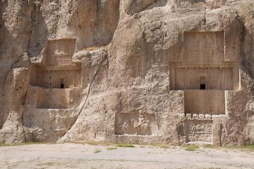 Накше - Рустам.  Гробница персидских королей. 01