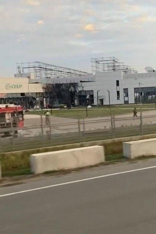 Дата - центр сбербанка подвергся атаке украинских бпла в саратовской области.

