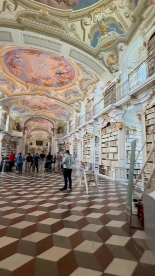 Библиотека аббатства адмонт - это не просто хранилище книг, а настоящая сокровищница Австрии! 01