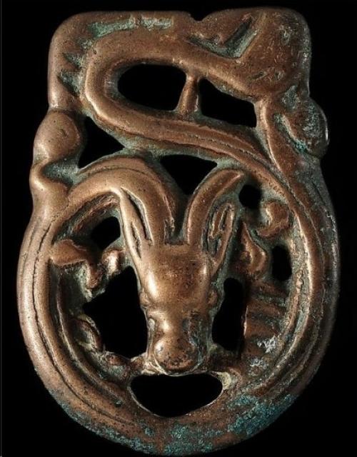 Уникальные изображения дракона на сибирских оберегах.
