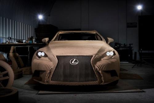 Полноразмерный Седан Lexus IS из картона. 02