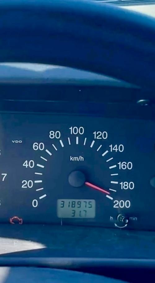 Мужчина разогнал свою Ладу примерно до 200 км/ч, но эксперимент закончился аварией. 01