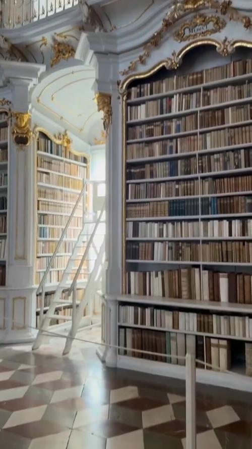 Библиотека аббатства адмонт - это не просто хранилище книг, а настоящая сокровищница Австрии! 02