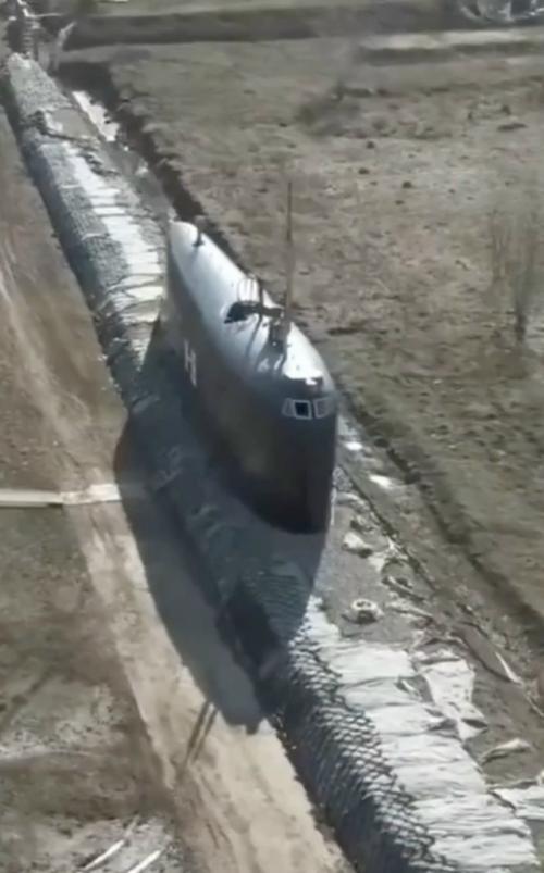 Легендарная атомная подлодка к - 19 стоит на даче в Подмосковье. 01