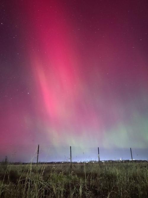 Жители россии наблюдали редкое полярное сияние. 05