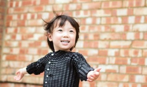 Умная одежда Petit Pli вместе с малышом растет. 02