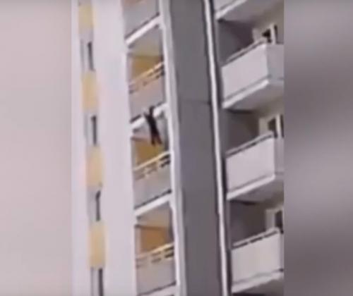 В Ангарске мама оставила шестилетнего сына дома одного, а сама вышла магазин за хлебом. 01