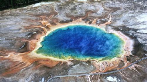 Йеллоустоунский супервулкан может начать извержение.

