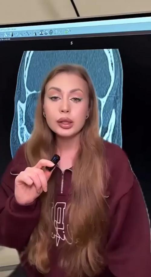 Москвичка столкнулась с серьёзными проблемами из-за привычки часто ковырять в носу. 02