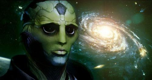 Боги прячутся за солнцем, прикрываясь при этом луной, как щитом. 
