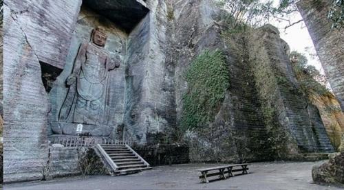 Высокогорный карьер в Японии и неизвестная технология обработки камня. 01