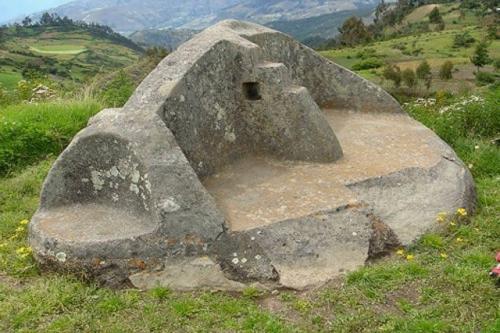 Каменные монолиты комплекса сайвите. 02