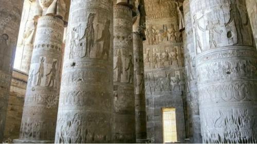 Оплавленные вмятины на древних храмах Египта, появление которых так никто и не объяснил. 03