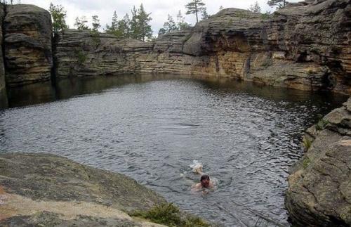 Шайтанколь - Чертово озеро.