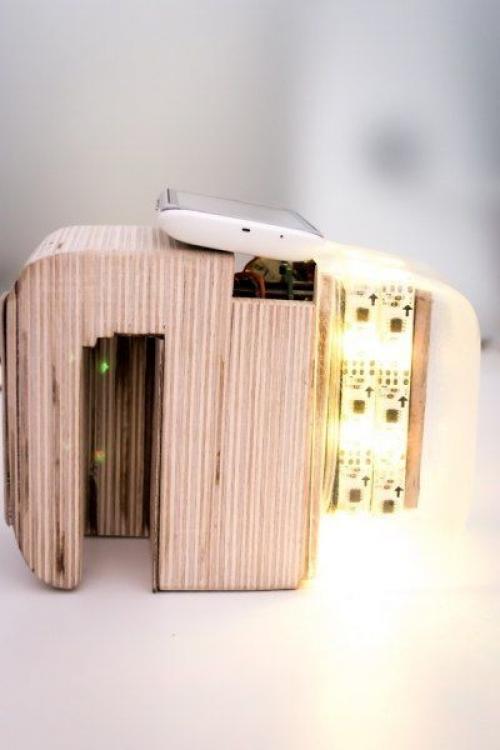 Подскажите, если не держится гель на ногтях, просто отходит и ногти отваливаются, может попробовать акригелем? 03