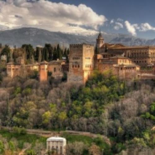 Дворец альгамбра, окутанный тайнами и легендами. Дворец альгамбра, окутанный тайнами и легендами.