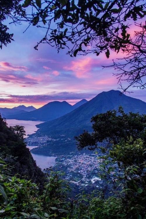 Название озера атитлан переводится с языка Майя как Место, где Радуга Обретает Цвета. 05