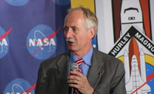 Nasa откажется от мкс ради луны.