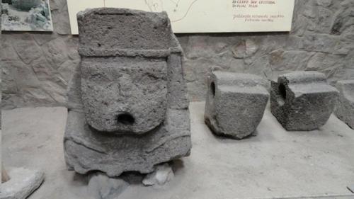 Каменные детали странного Конструктора вари доинкской цивилизации. 01 Каменные детали странного Конструктора вари доинкской цивилизации. 01