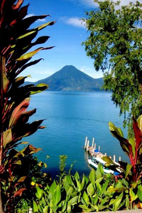 Название озера атитлан переводится с языка Майя как Место, где Радуга Обретает Цвета. 02